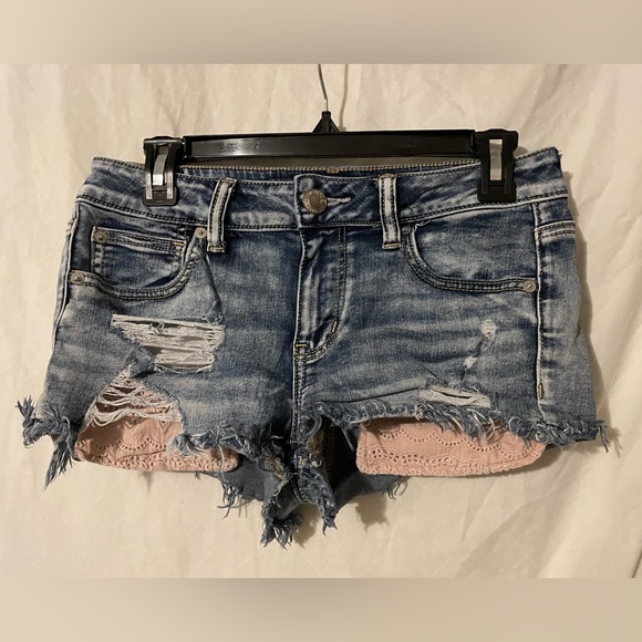 AMERICAN EAGLE SUPER STRETCH SHORTS SIZE 6 - Picture 1 of 2